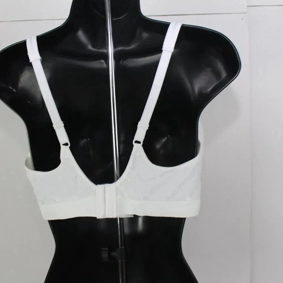 ladies NWT HANES Bra - Picture 3 of 5